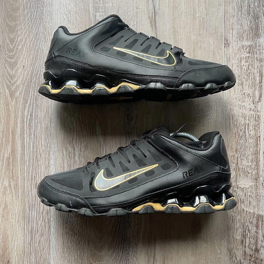 Nike NIKE • Reax 8 TR Mesh "Black Metallic Gold" (10M) Size US 10 / EU 43 - 2 Thumbnail
