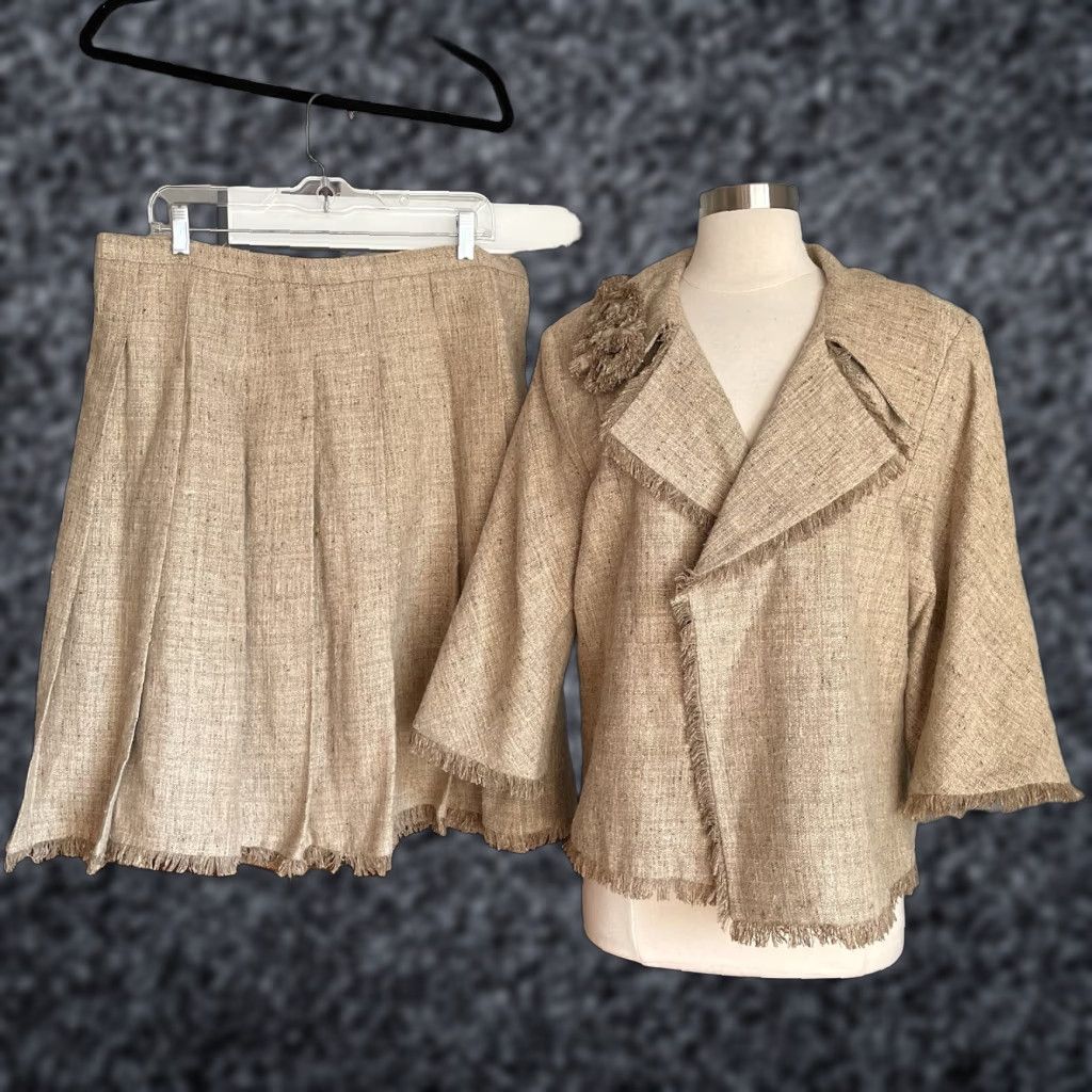 Vintage AZADEH San Francisco Tweed Jacket & Pleated Skirt Suit 2 pc Fringe Size XL 12 Women's Wool Blend Beige Tw​eed Skirt Suit Women Mens Size 40" / US 18 - 1 Thumbnail