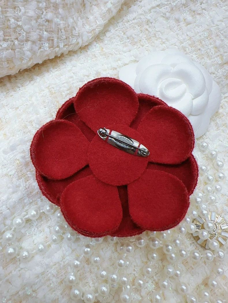 Chanel Chanel Red Camellia Wool Brooch Size ONE SIZE - 3 Thumbnail