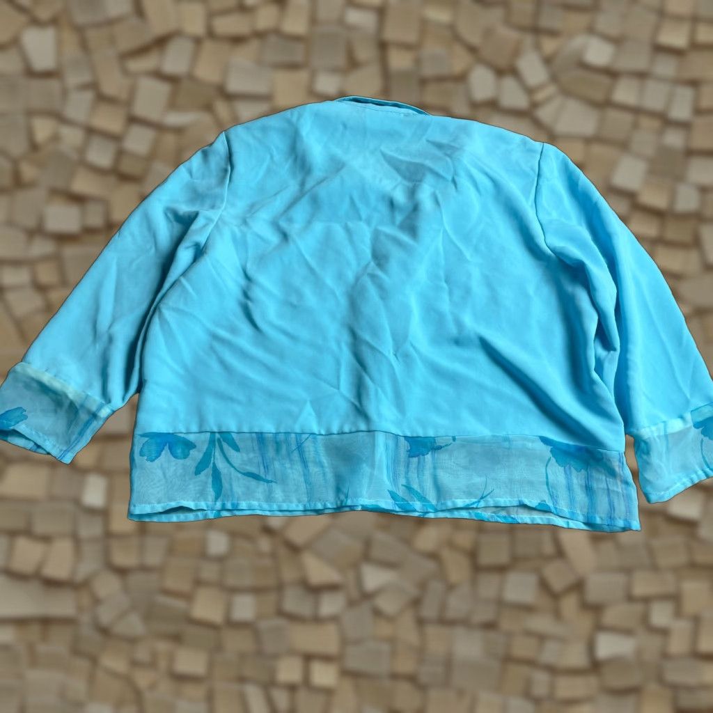 Jordan Brand Jordana Cardigan, Women's Medium Petite, Blue Floral, Shoulder Pads, Sweater Size M / US 6-8 / IT 42-44 - 1 Thumbnail