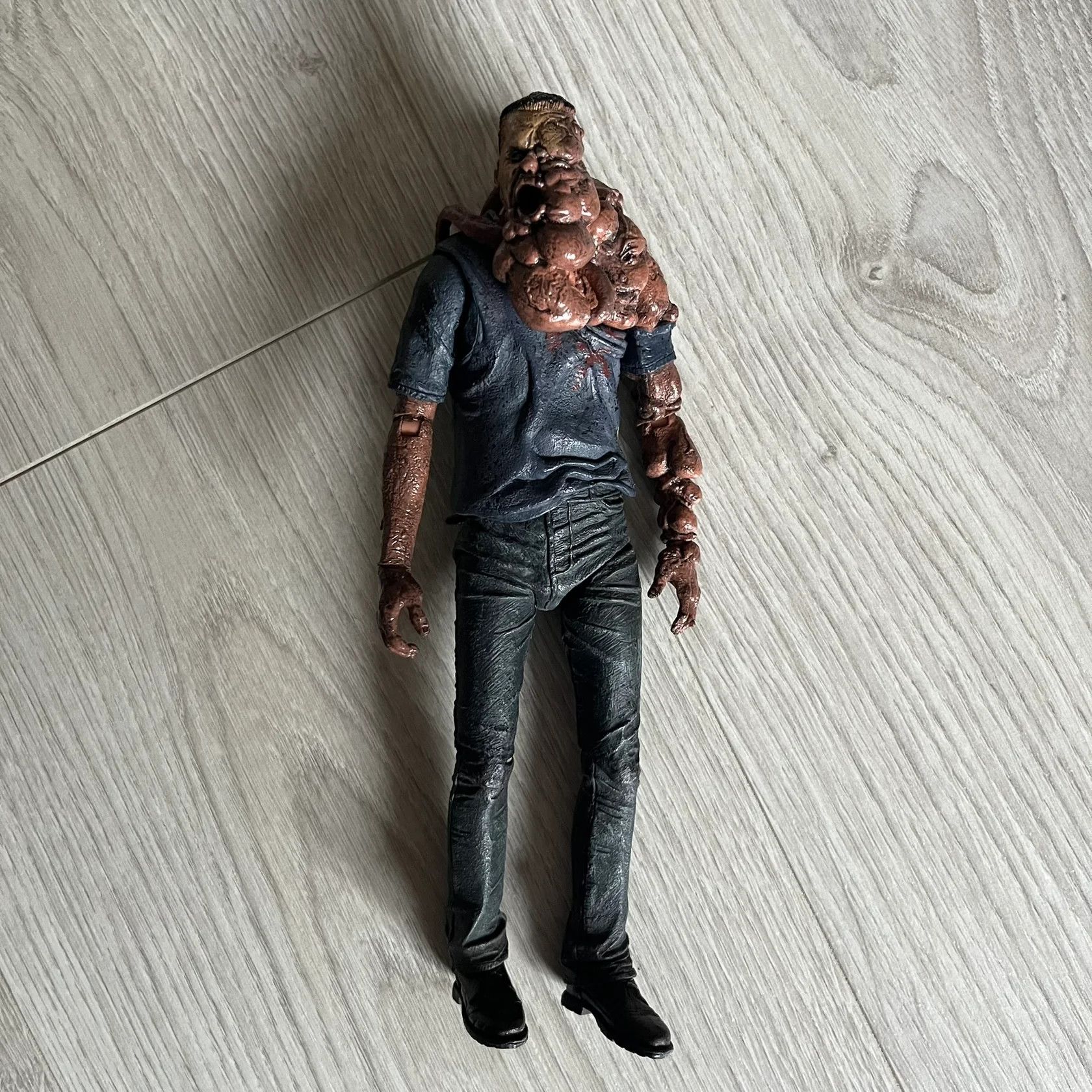 Other NECA Left 4 Dead Smoker Action Figure Size ONE SIZE - 2 Thumbnail