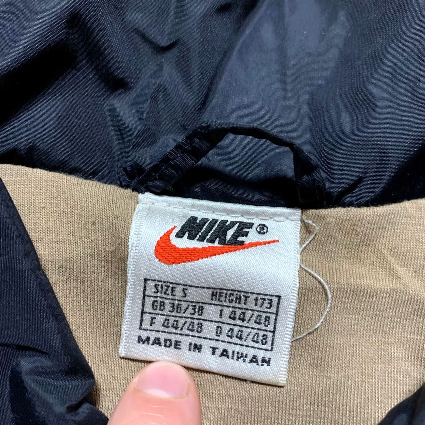 Nike Nike Mens Jacket Windbreaker Nylon 90s Vintage Black S/M Logo Full Zip Womens? Mens Size US M / EU 48-50 / 2 - 5 Thumbnail
