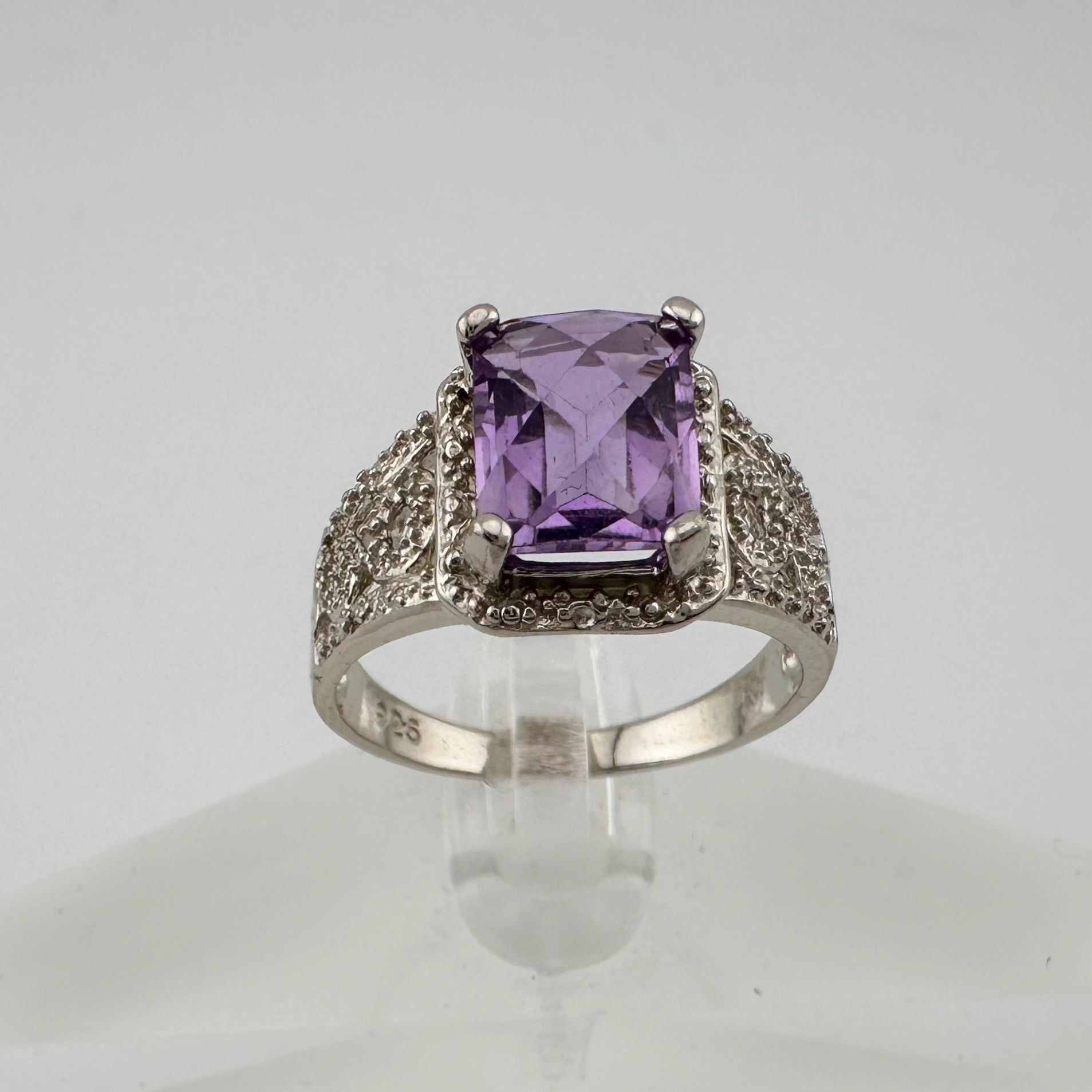 Other Beautiful Emerald Cut 2.25 Carat Amethyst Ring - Sz 8 Size ONE SIZE - 8 Thumbnail