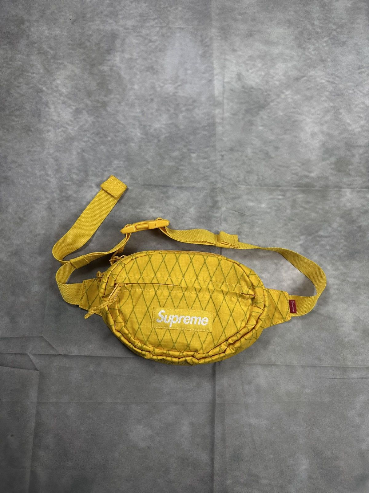 Supreme Supreme waist bag fw19 | Grailed