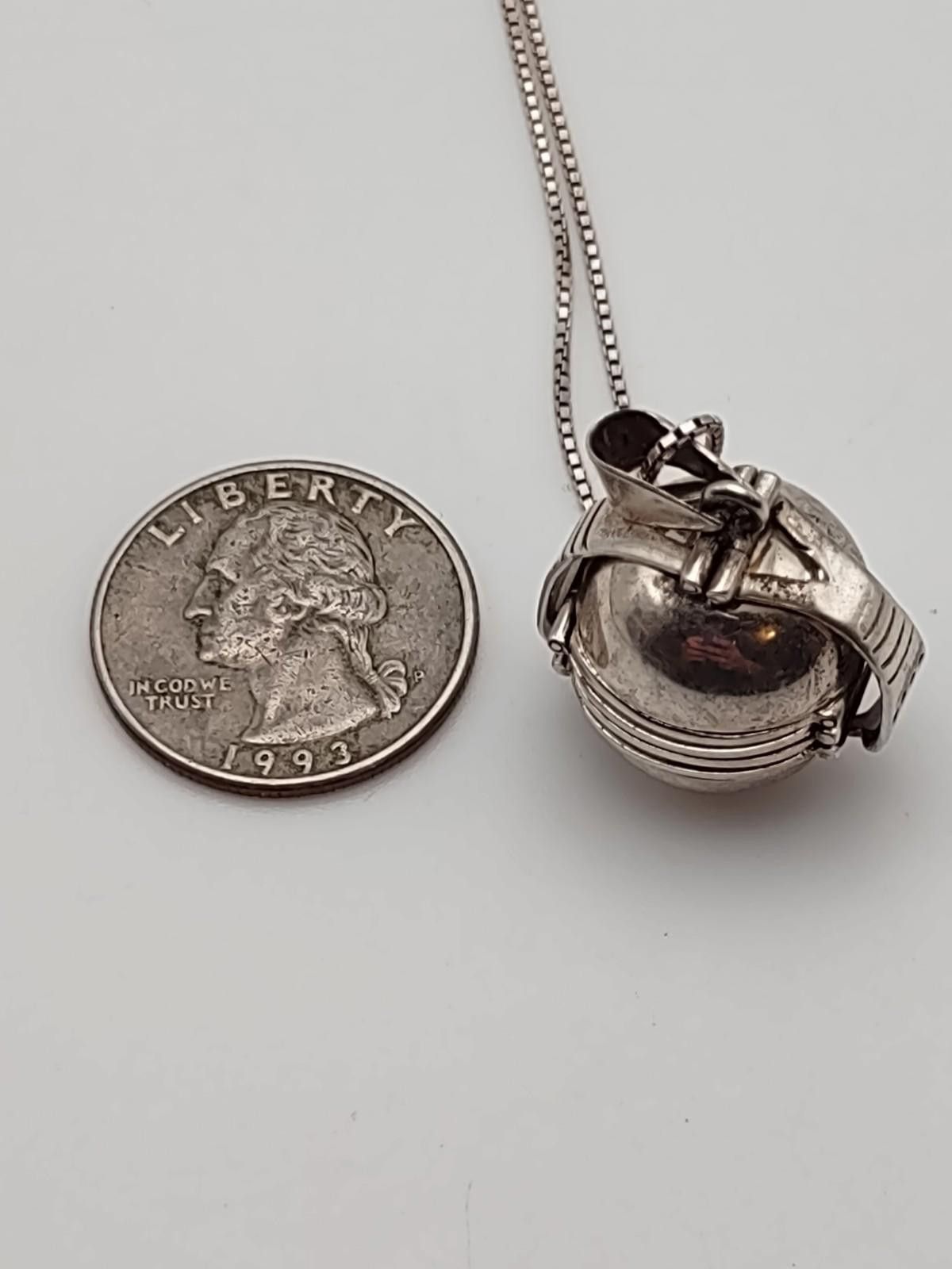 The Unbranded Brand Sterling Silver Locket Necklace 925 Opens 30” Chain Size ONE SIZE - 2 Thumbnail