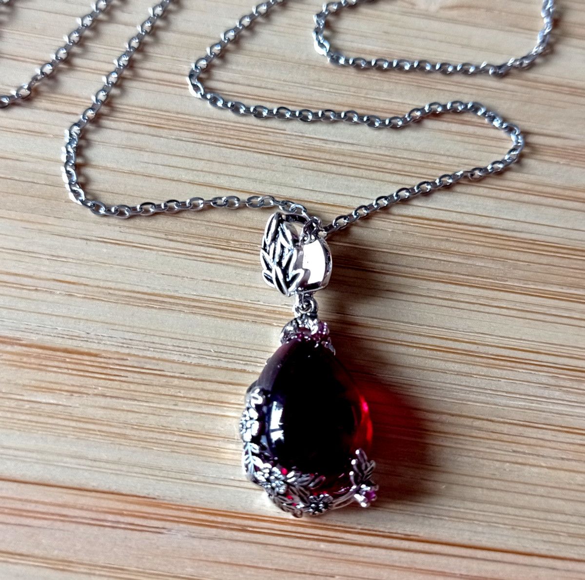 Designer × Japanese Brand × Vintage Stunning Tiny Garnet Silver Floral Drop Necklace Unique Rave Size ONE SIZE - 2 Thumbnail