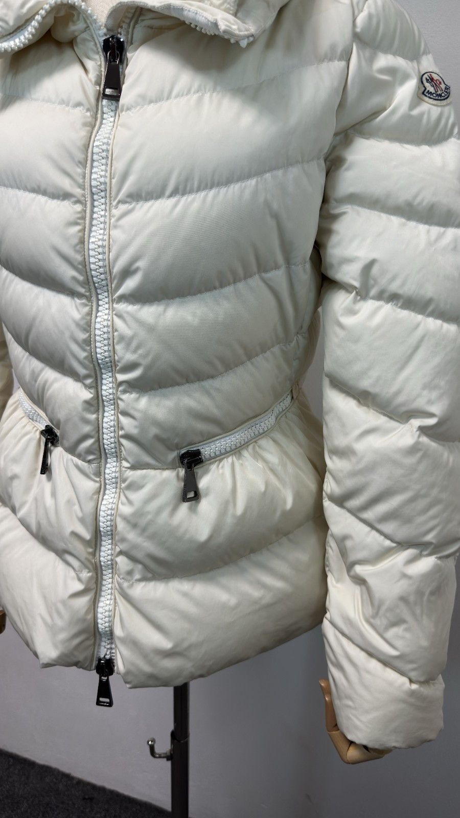 Moncler MONCLER Women's Miriel White Milky Down Jacket Size 3 Size M / US 6-8 / IT 42-44 - 8 Thumbnail