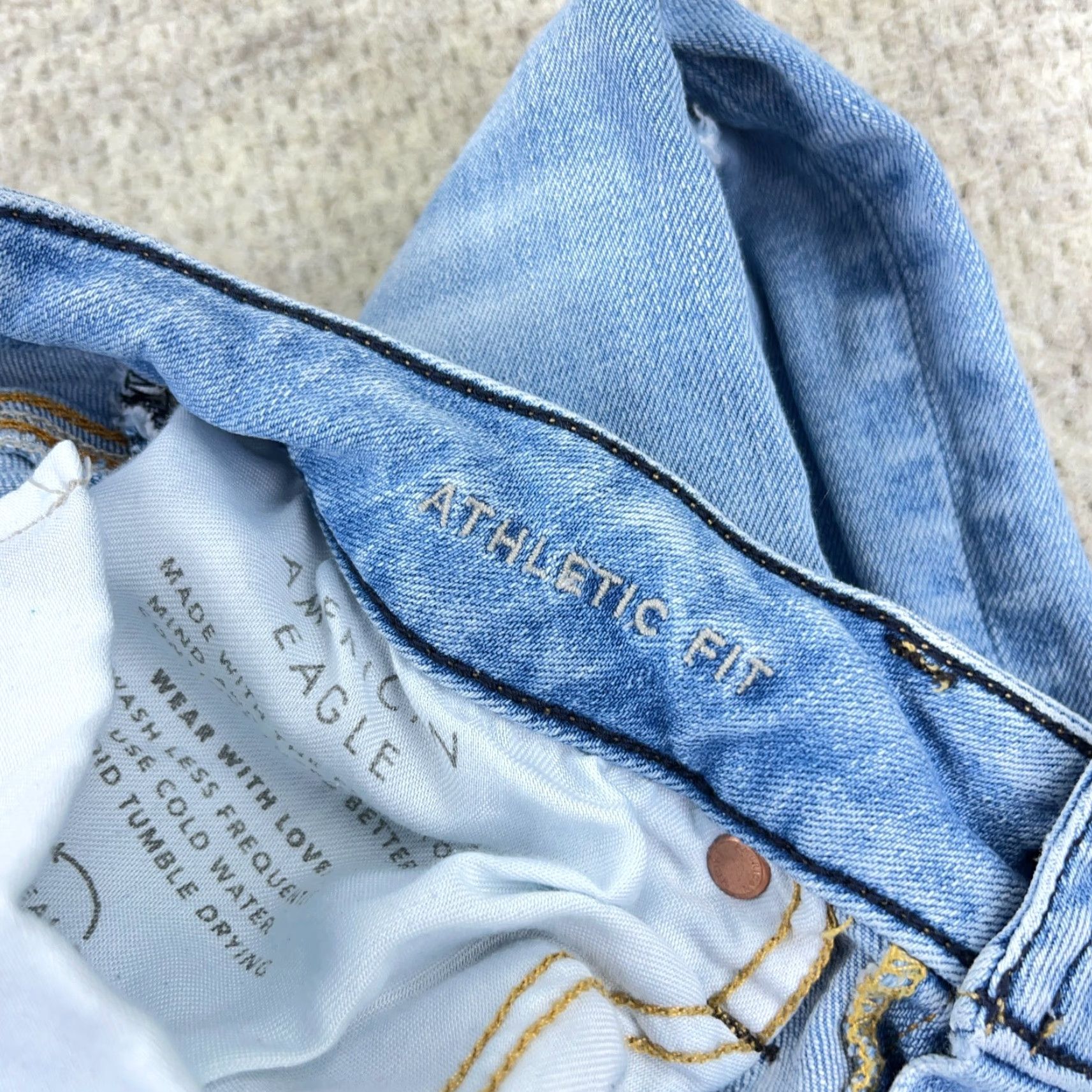American Eagle Outfitters VINTAGE not applicable - ignore; Generate title: "American Eagle Outfitters Jeans Men 29x32 Athletic Fit Light Wash Straight Leg 5-Pocket Denim Blue" Size US 29 - 3 Thumbnail