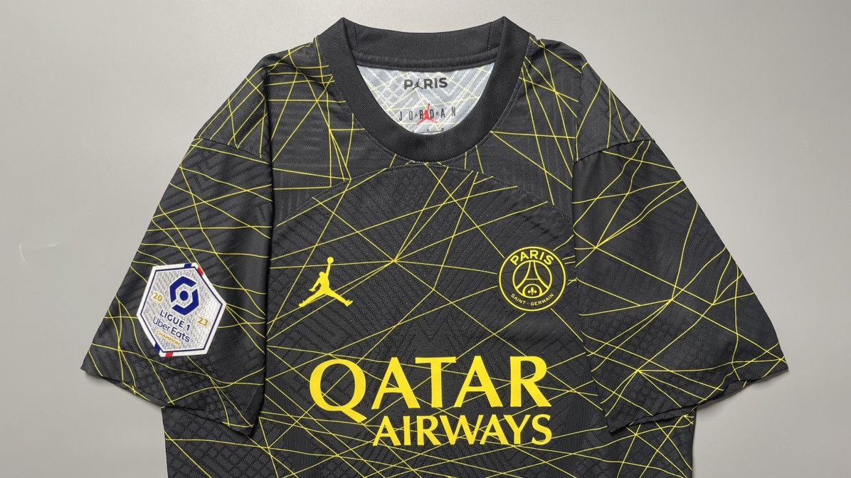 Nike PSG NIKE 2022/2023 FOOTBALL SOCCER FOURTH JERSEY #10 NEYMAR Size US M / EU 48-50 / 2 - 3 Thumbnail