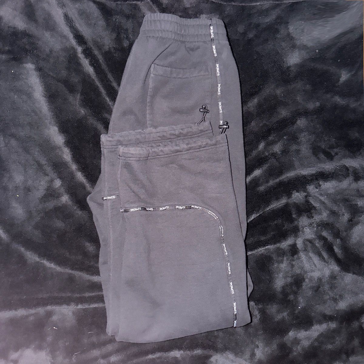 Supreme 2025 Supreme Piping Sweatpant 'Black' Size US 32 / EU 48 - 2 Thumbnail