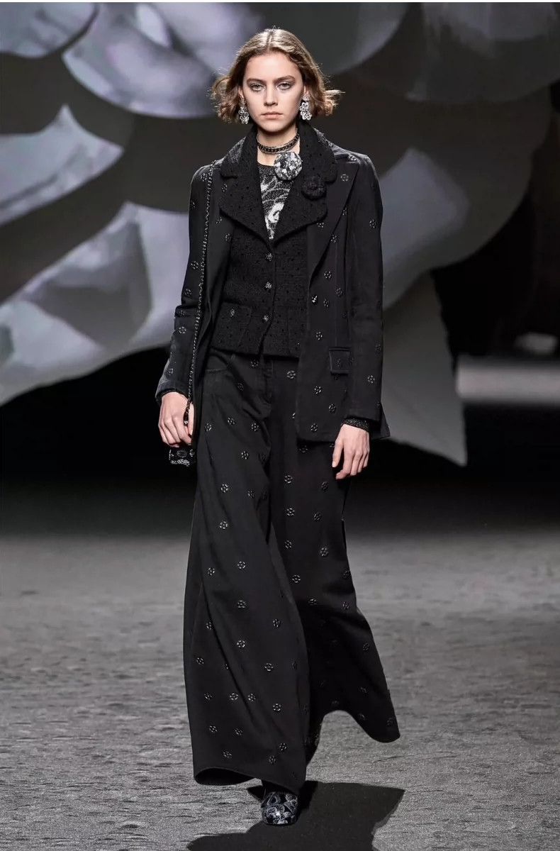 Chanel Chanel l23K black camellia denim suit jacket 2504-Nextarrow Size XXS / US 00 / IT 34 - 8 Thumbnail