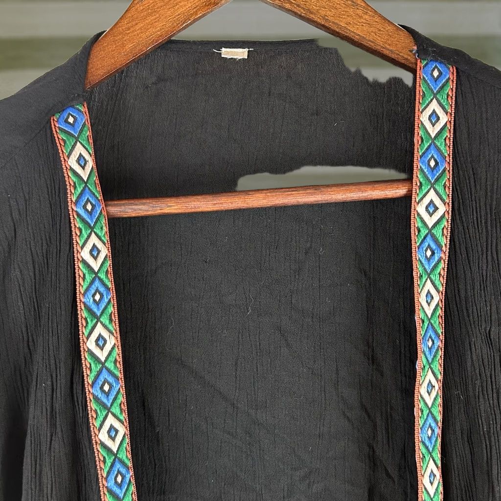 Vintage ENTRO Cardigan Kimono Medium Black Southwestern BOHO Trim Embroidery Size Size M / US 6-8 / IT 42-44 - 1 Thumbnail