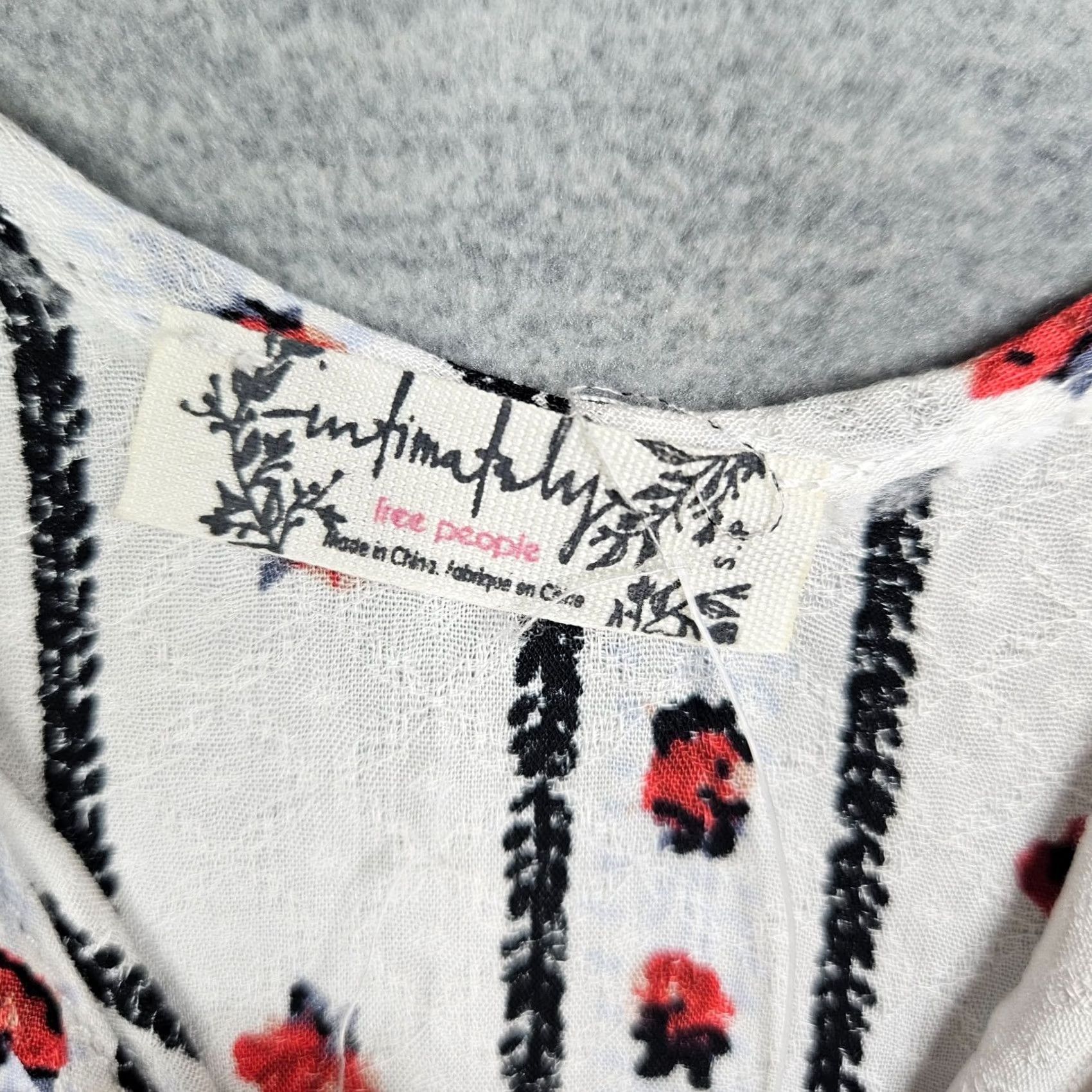 Free People Free People Ivory Floral Printed Crop Tank Top Sleeveless Round Neck XS? (size S) — but keep original: Size S Size S / US 4 / IT 40 - 6 Thumbnail