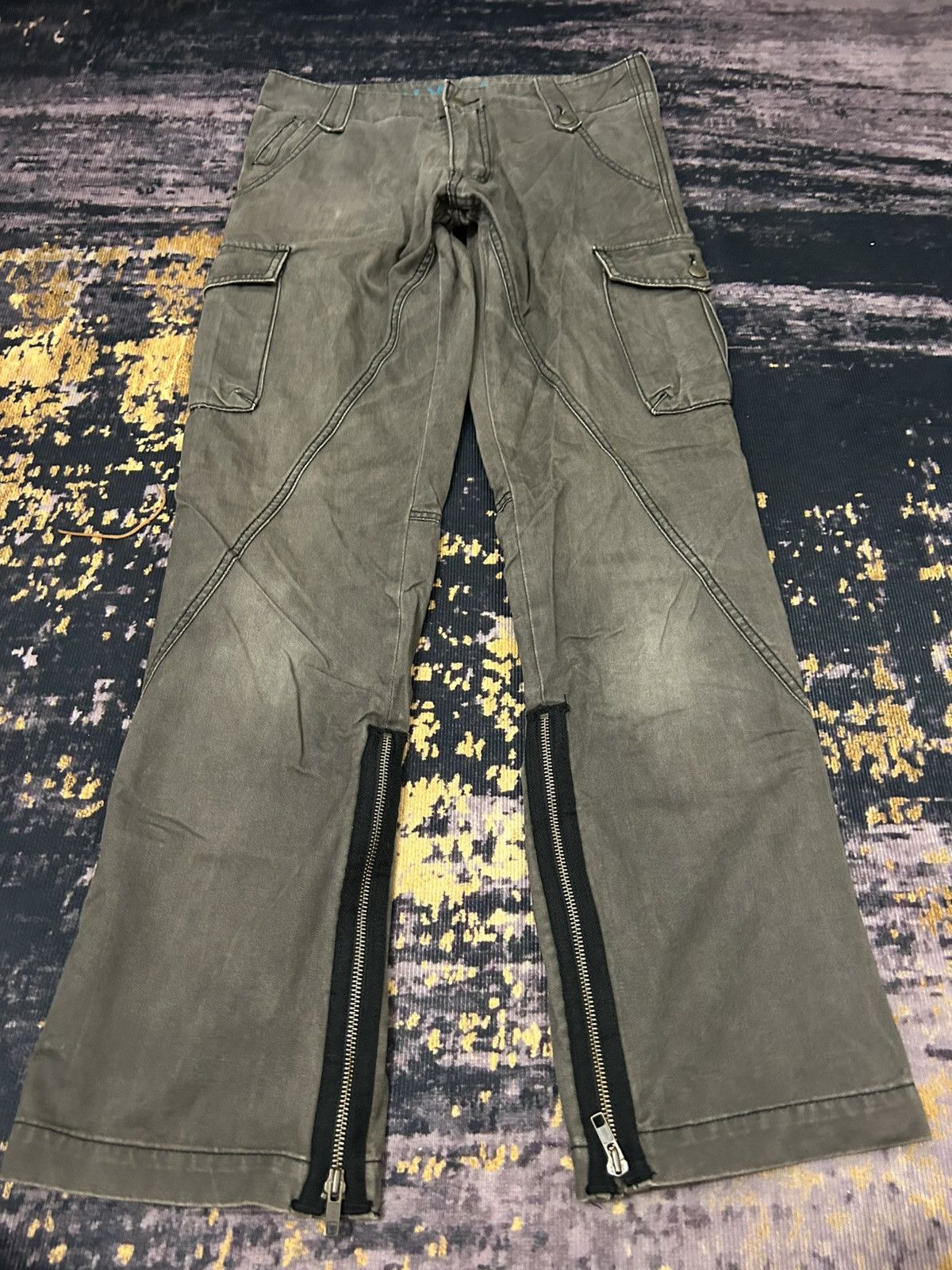 Katharine Hamnett London Katharine Hamnett London Faded Kargo Zip Leg Flare Pants Size US 31 - 9 Thumbnail