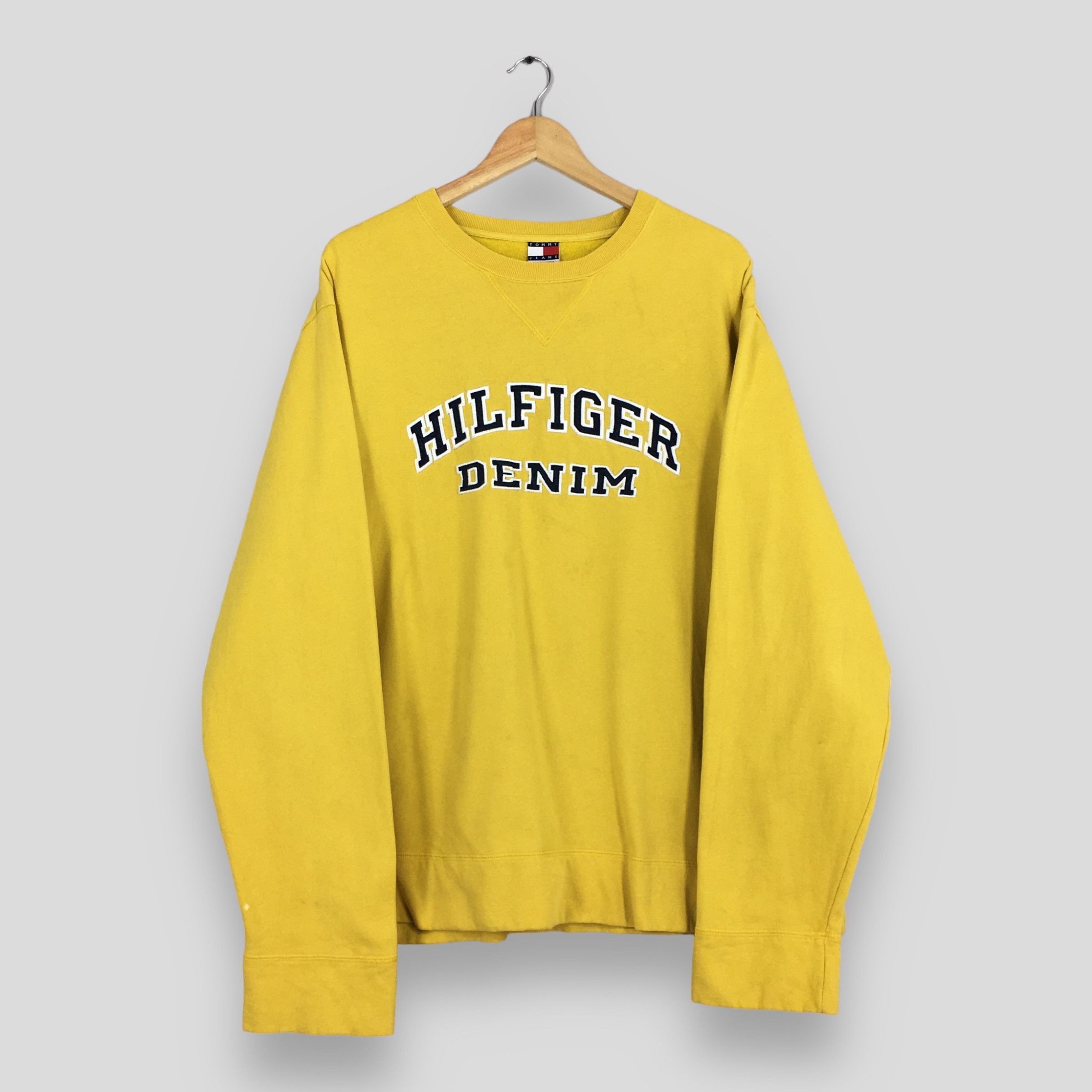Tommy Hilfiger Vintage 90's Tommy Hilfiger Yellow Sweatshirt XL Size US XL / EU 56 / 4 - 1 Thumbnail