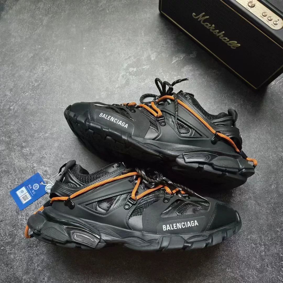 Balenciaga Balenciaga Orange Lowtop Sneakers 42 Men Size US 9 / EU 42 - 1 Thumbnail