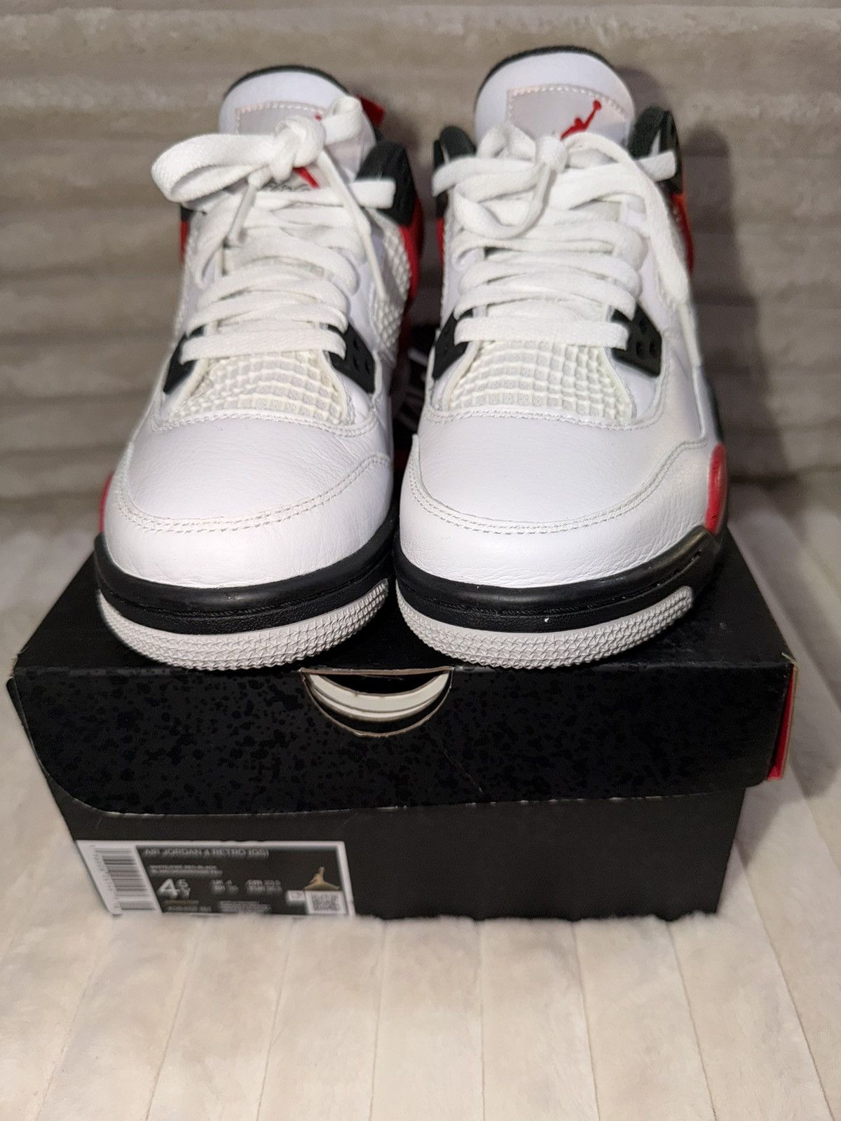 Jordan Brand Air Jordan 4 Retro GS Size 4.5Y White/ Fire Red-Black Size US 6 / IT 36 - 3 Thumbnail