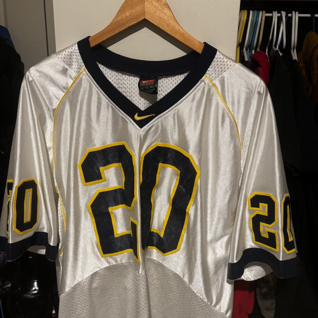 Nike MICHIGAN WOLVERINES Vintage FOOTBALL JERSEY NIKE TEAM Size US XL / EU 56 / 4 - 2 Thumbnail