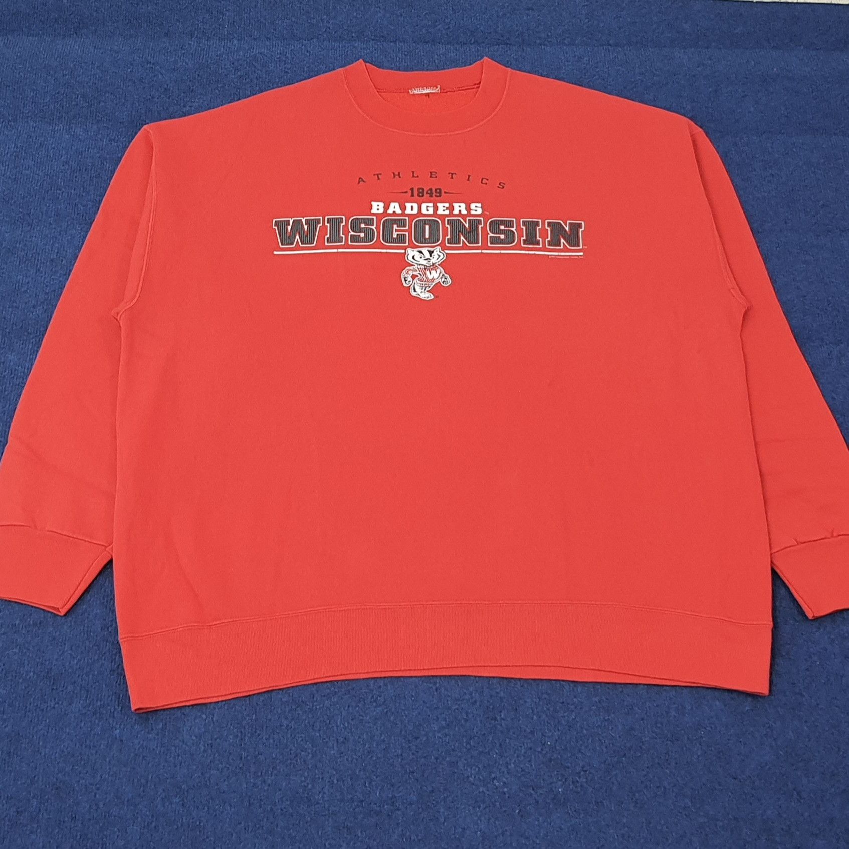 NFL Vintage Badgers Wisconsin Football NFL Sweatshirt C248N3 Size US XL / EU 56 / 4 - 1 Thumbnail