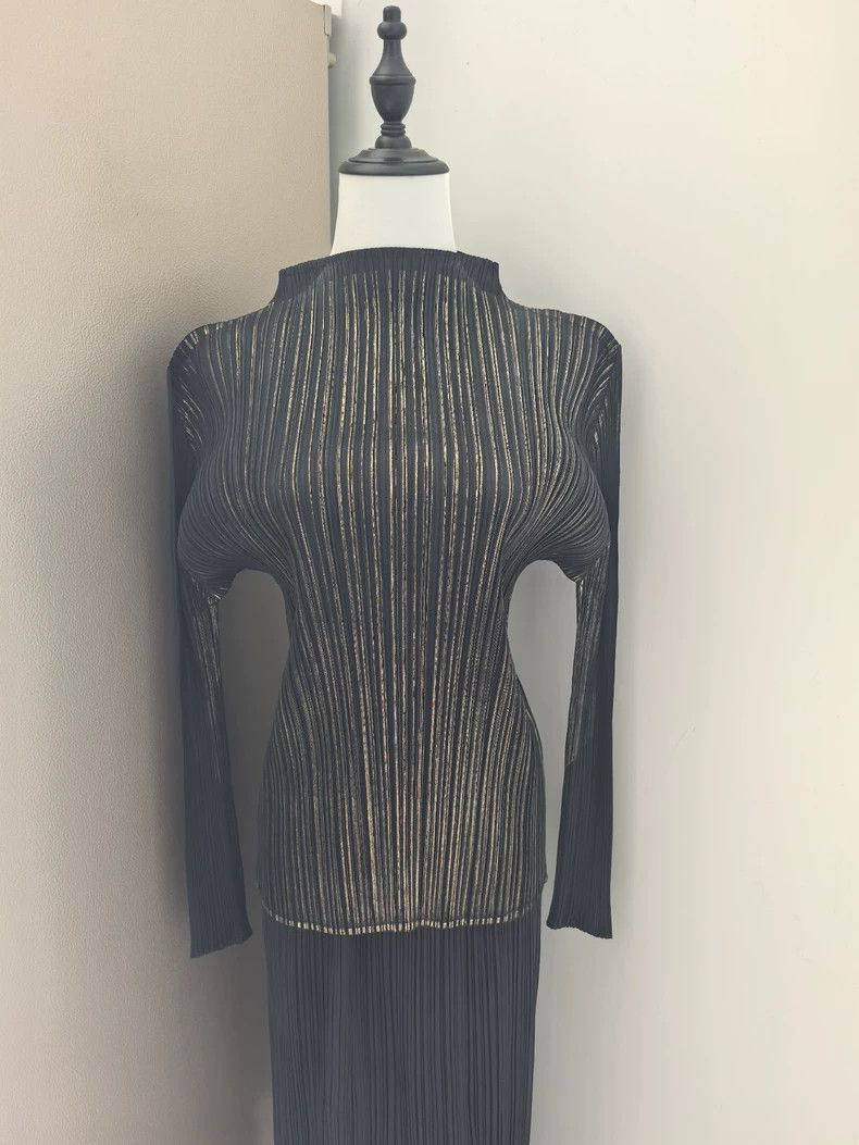 Issey Miyake issey miyake size:3 Black turtleneck top 2505-Nextarrow Size XXS / US 00 / IT 34 - 2 Thumbnail