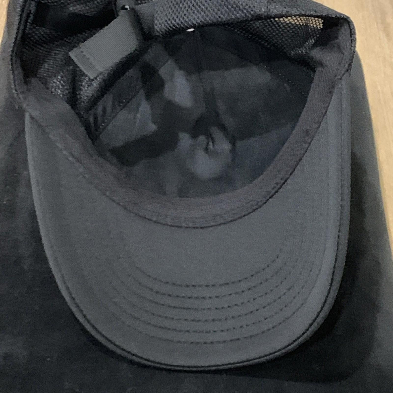 Peloton New Peloton Adjustable Trucker Hat Unisex White Black Mesh Size ONE SIZE - 9 Thumbnail