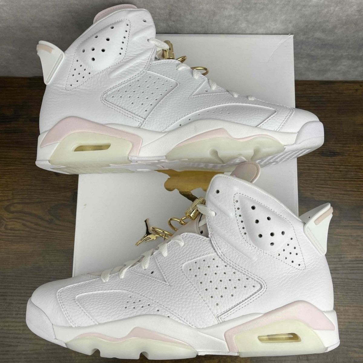 Jordan Brand Air Jordan 6 Retro Gold Hoops Size 12 W / 10.5M DH9696-100 Size US 12 / IT 42 - 4 Thumbnail