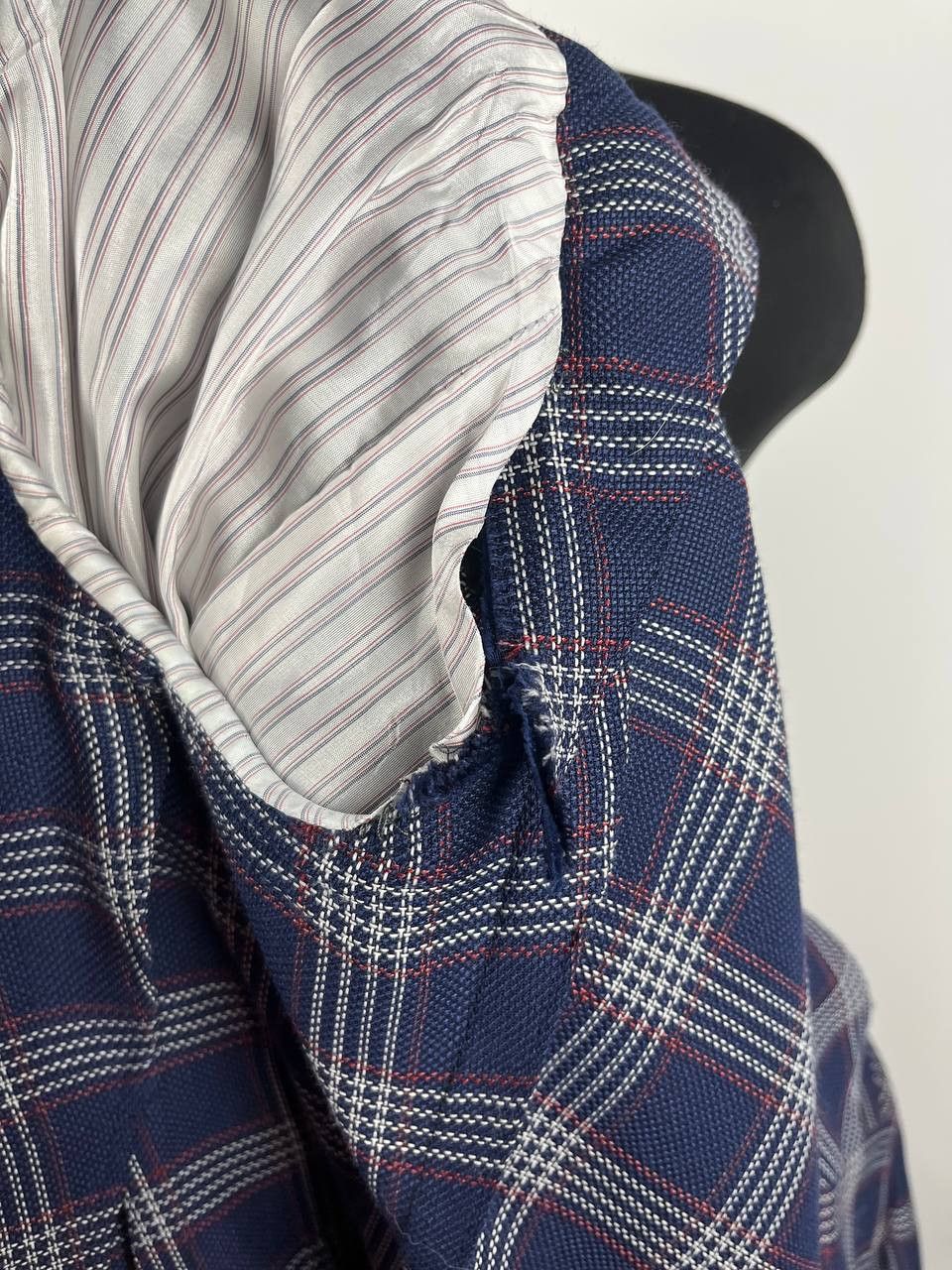 L.B.M. 1911 L.B.M. 1911 Tailored Limited Edition Blue Plaid Blazer Size 42S - 7 Thumbnail