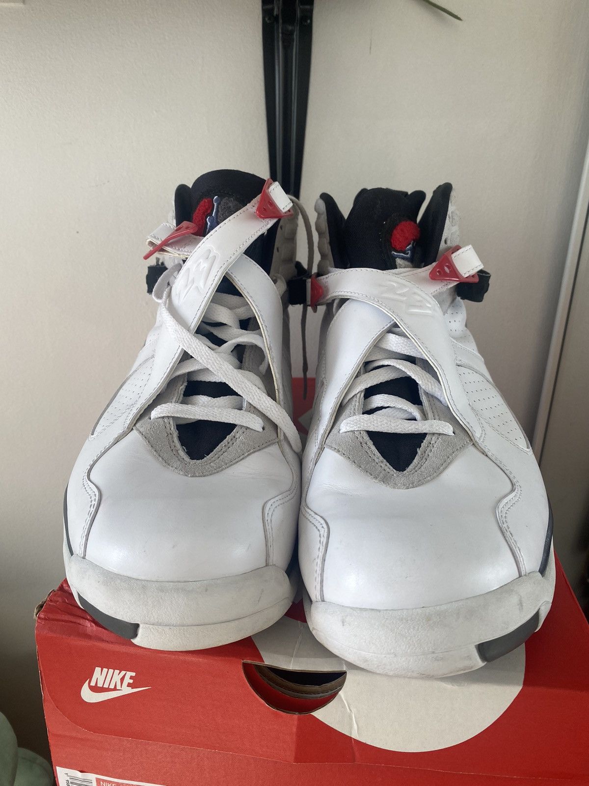 Jordan Brand Air Jordan 8/VIII Retro 'Bugs Bunny' 2012 Size US 13 / EU 46 - 2 Thumbnail