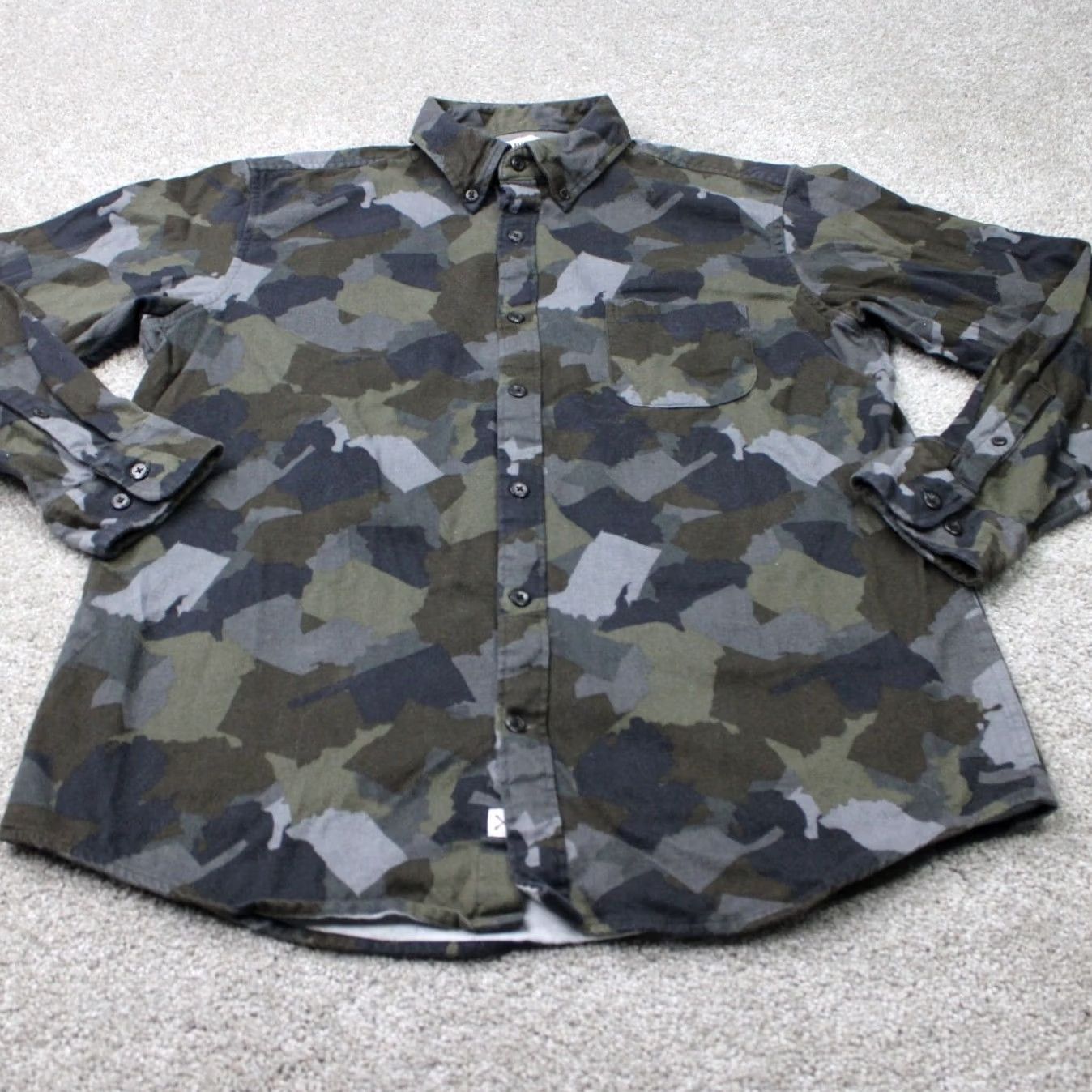 Lands' End Blake Shelton x Lands End Camo Shirt Mens Large 16-16.5 Green/Gray L/S Button-Up Shirt Size US L / EU 52-54 / 3 - 3 Thumbnail