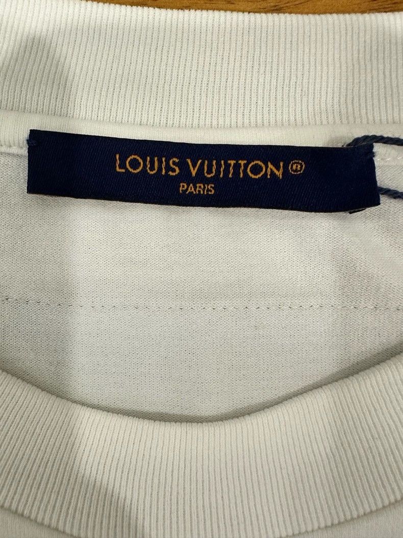 Louis Vuitton louis vuitton Logo Embossed Crew Neck Short Sleeve Size US XL / EU 56 / 4 - 3 Thumbnail