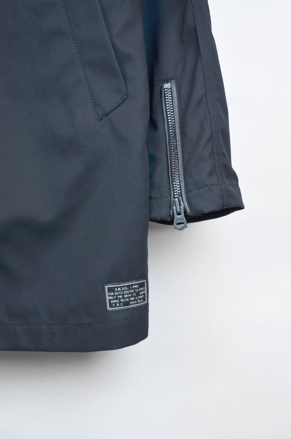 Diesel Diesel Hi-Low Performance Tech Coat – L Size US L / EU 52-54 / 3 - 9 Thumbnail