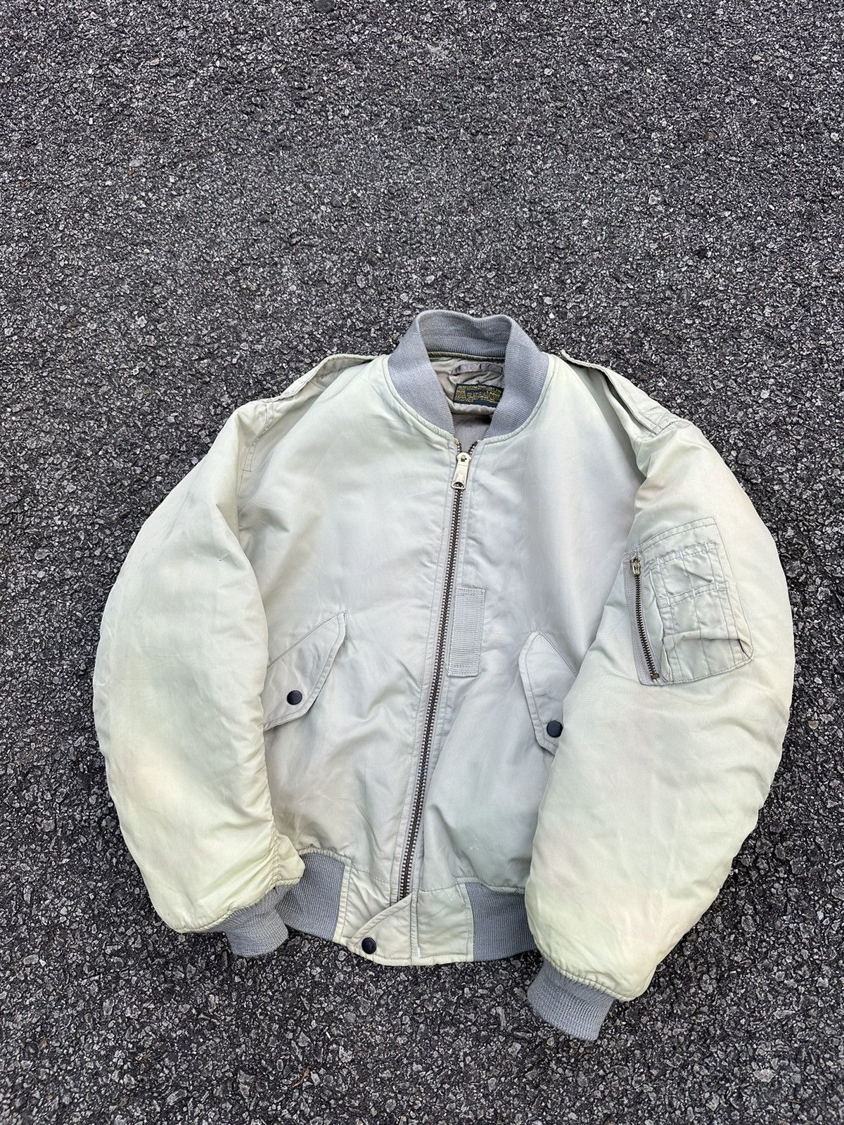 Vintage 🪖Vintage MA-1 Man Intermediate Creamy Green Bomber Jacket Size US M / EU 48-50 / 2 - 7 Thumbnail