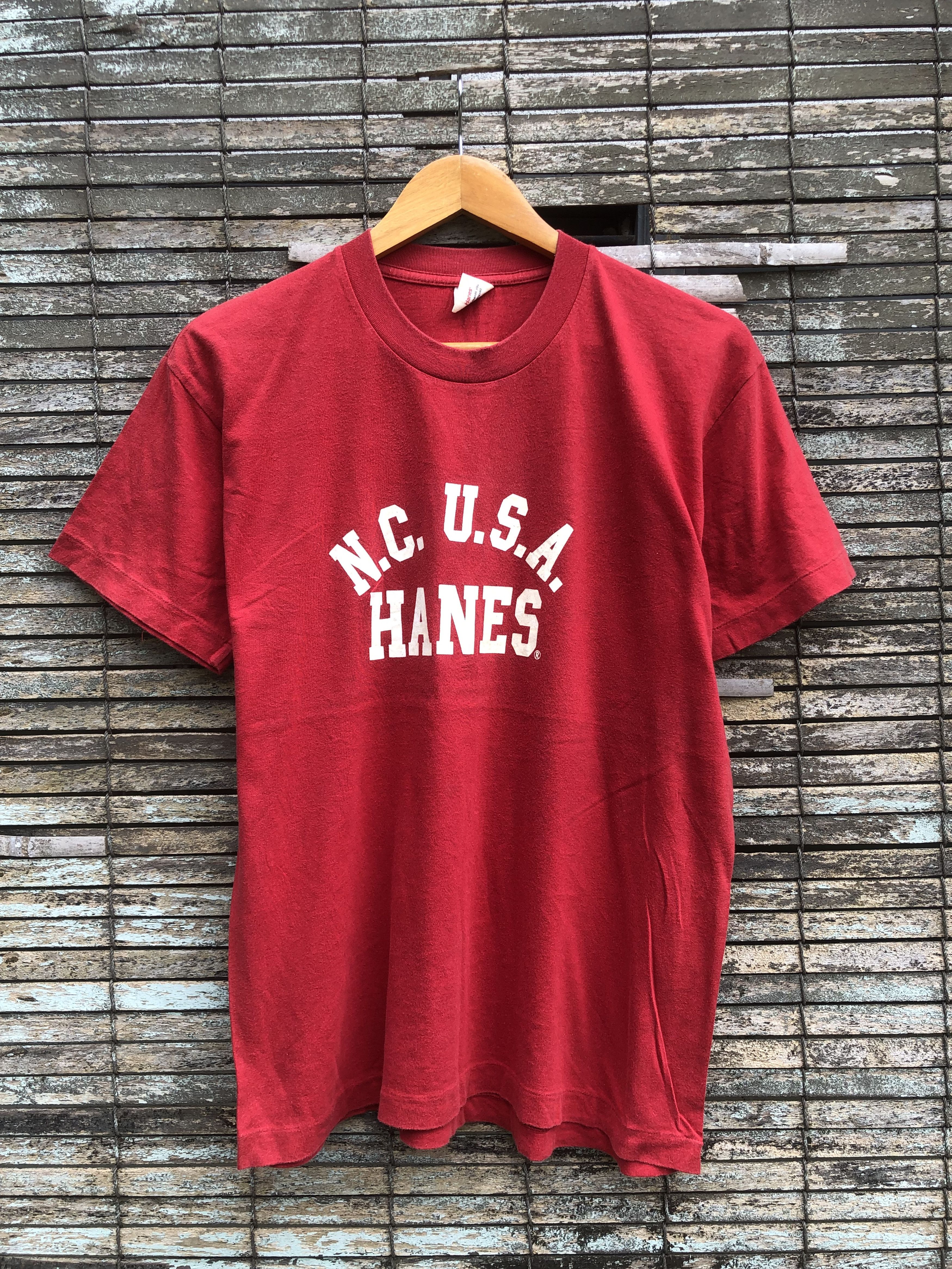 Vintage Vintage 70s Sunfaded N.C U.S.A Hanes Tshirt Size US M / EU 48-50 / 2 - 1 Thumbnail