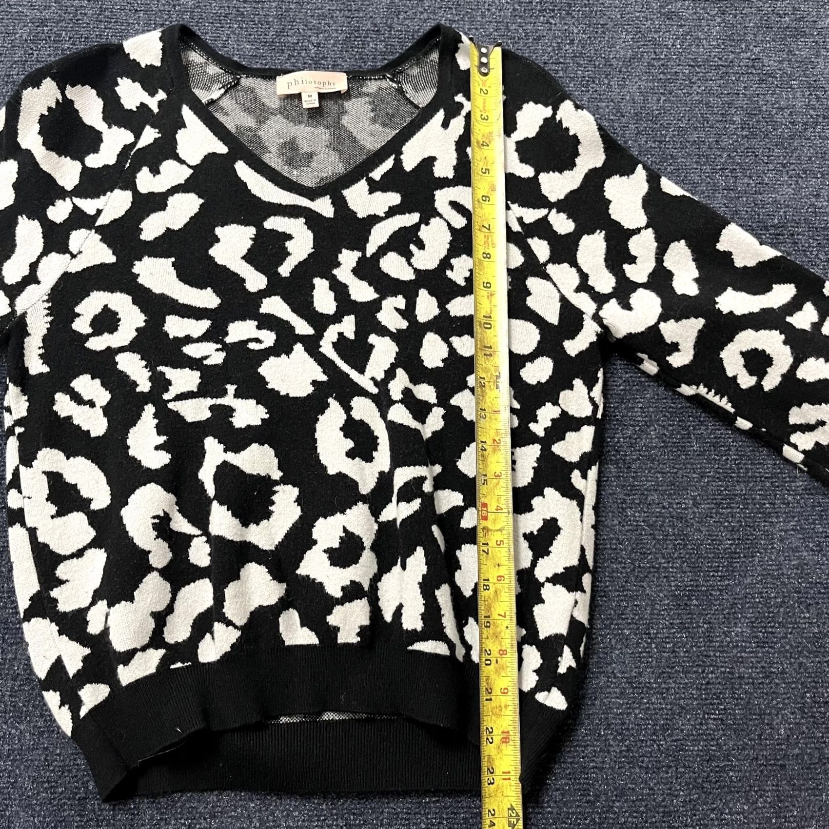 Vintage Philosophy Sweater Womens Medium Black White Leopard Print V Neck Pullover Size M / US 6-8 / IT 42-44 - 6 Thumbnail