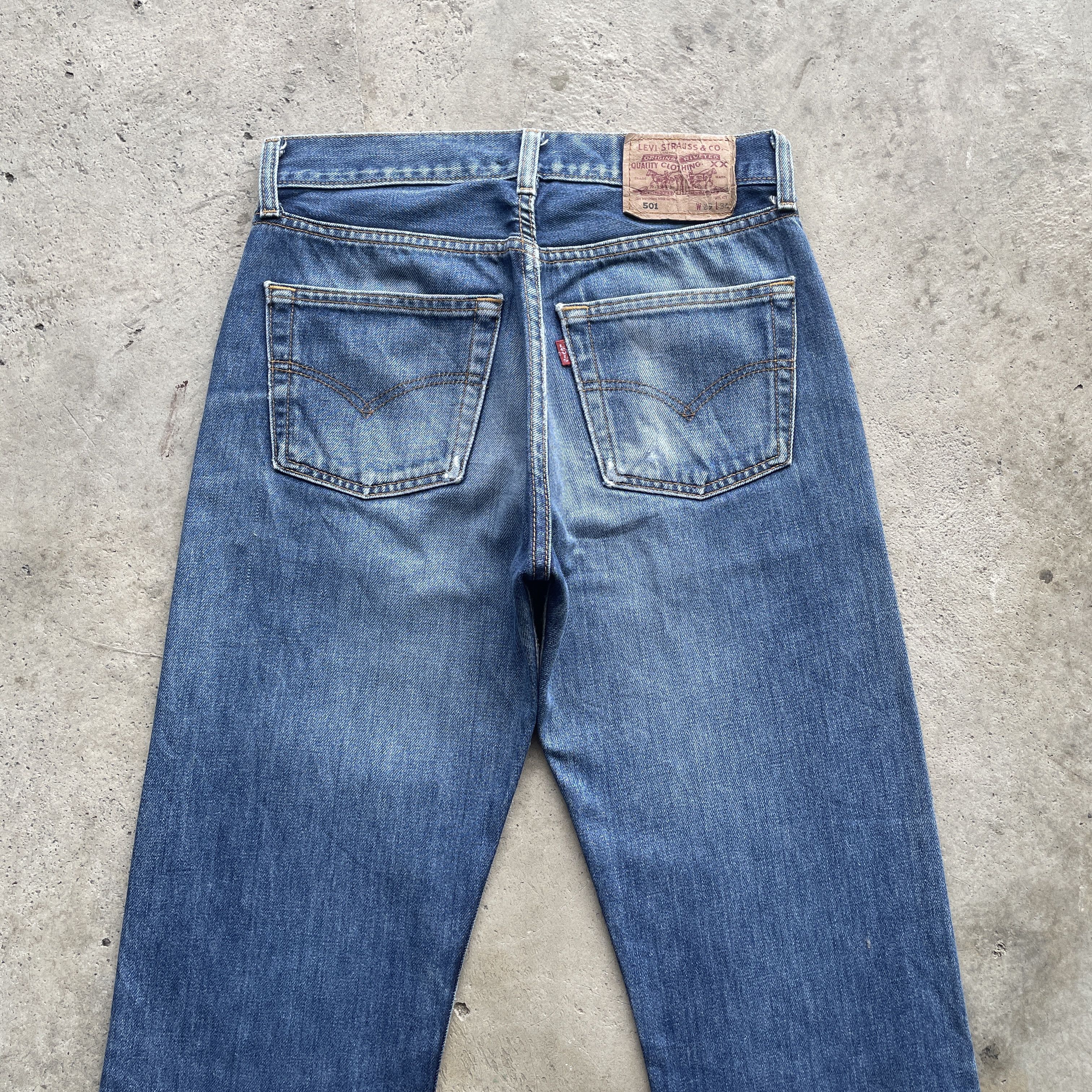Levi's VINTAGE LEVI’S 501 RELEASE HEM DISTRESSED FADED JEANS PANTS Size US 28 / EU 44 - 11 Thumbnail