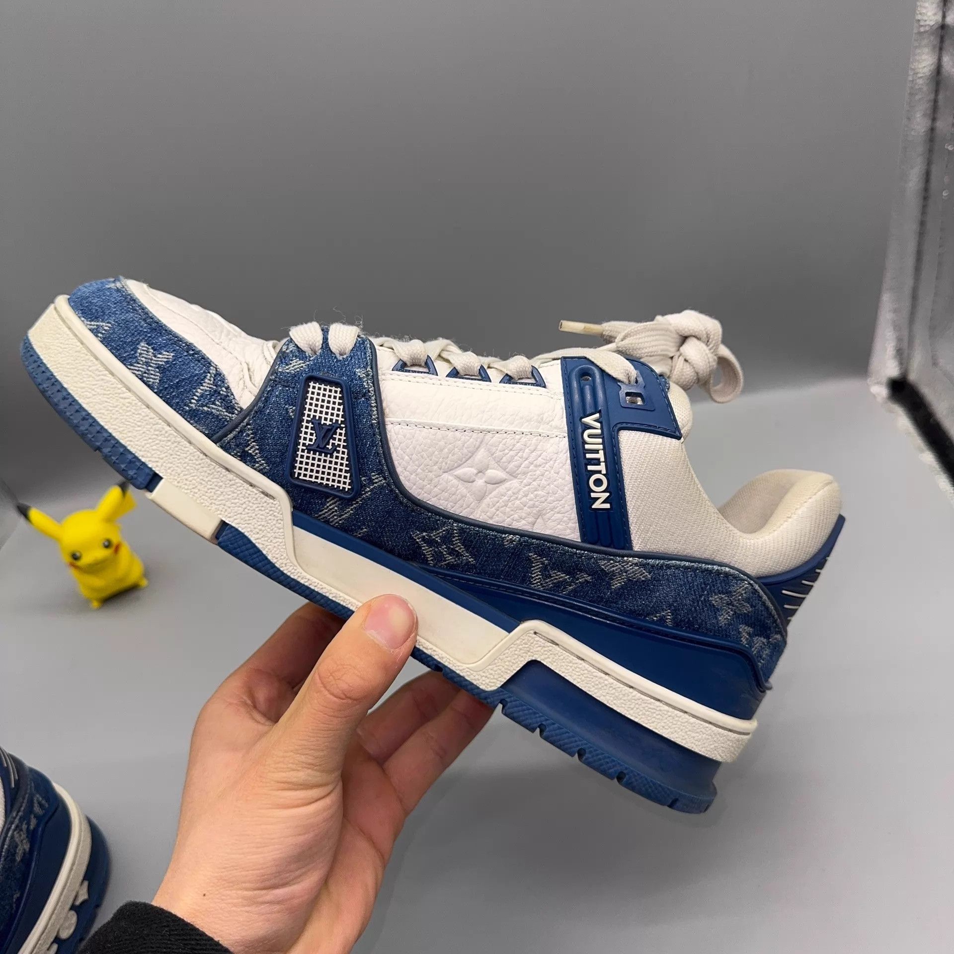 Louis Vuitton LOUIS VUITTON Trainer Denim Blue & White Size 40 Size US 7 / EU 40 - 6 Thumbnail