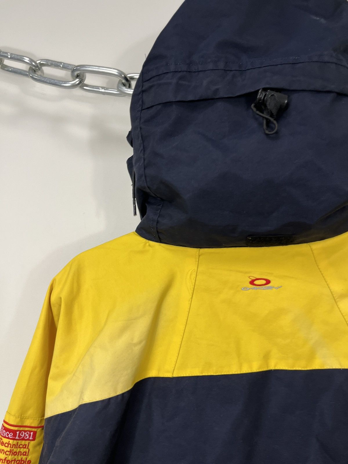 Oakley Vintage Oakley 90s Tech Hooded Outdoor Windbreaker Jacket Size US M / EU 48-50 / 2 - 22 Thumbnail