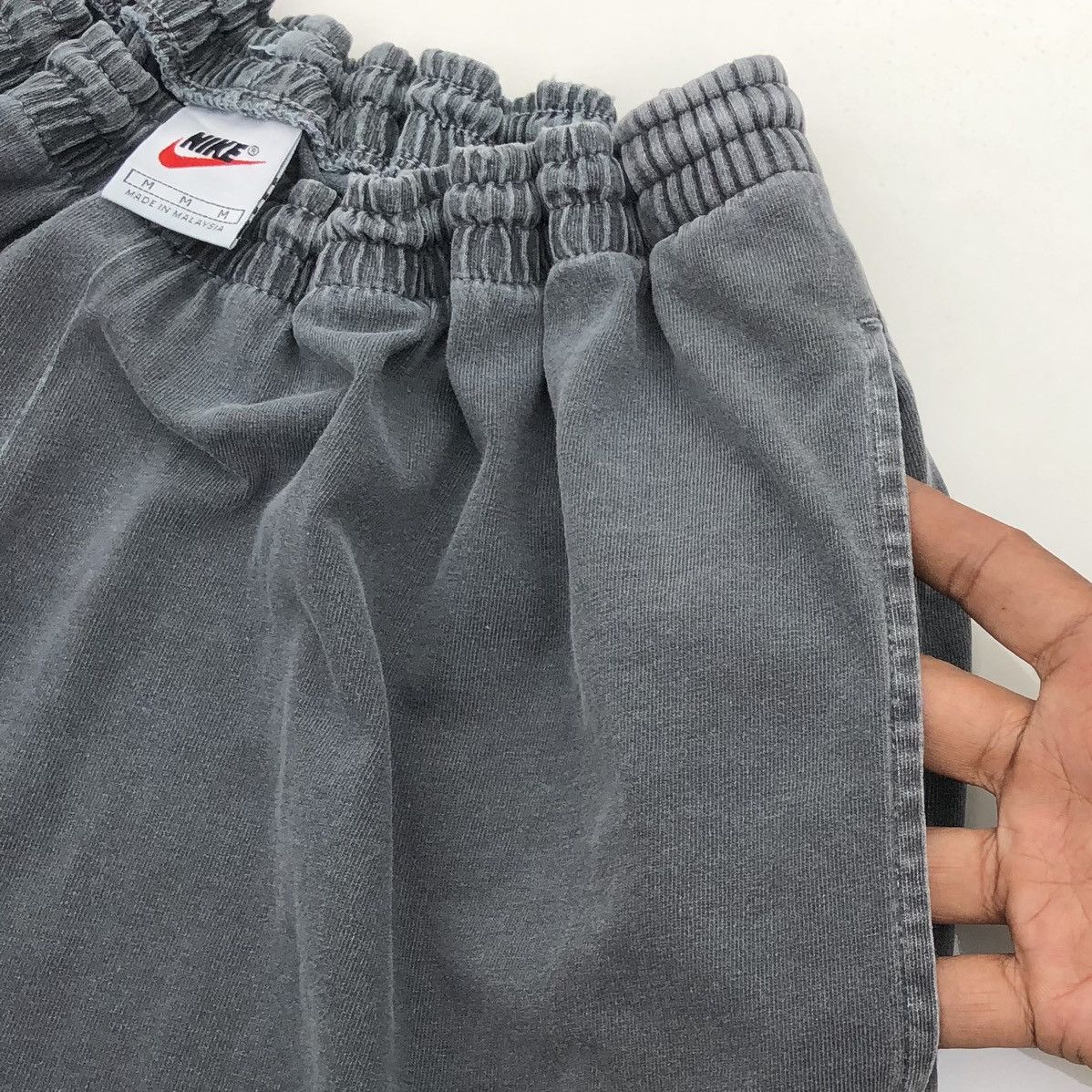 Nike Vintage 90s Nike Sun Faded Embroidery Swoosh Logo Short Pant Size US 32 / EU 48 - 6 Thumbnail