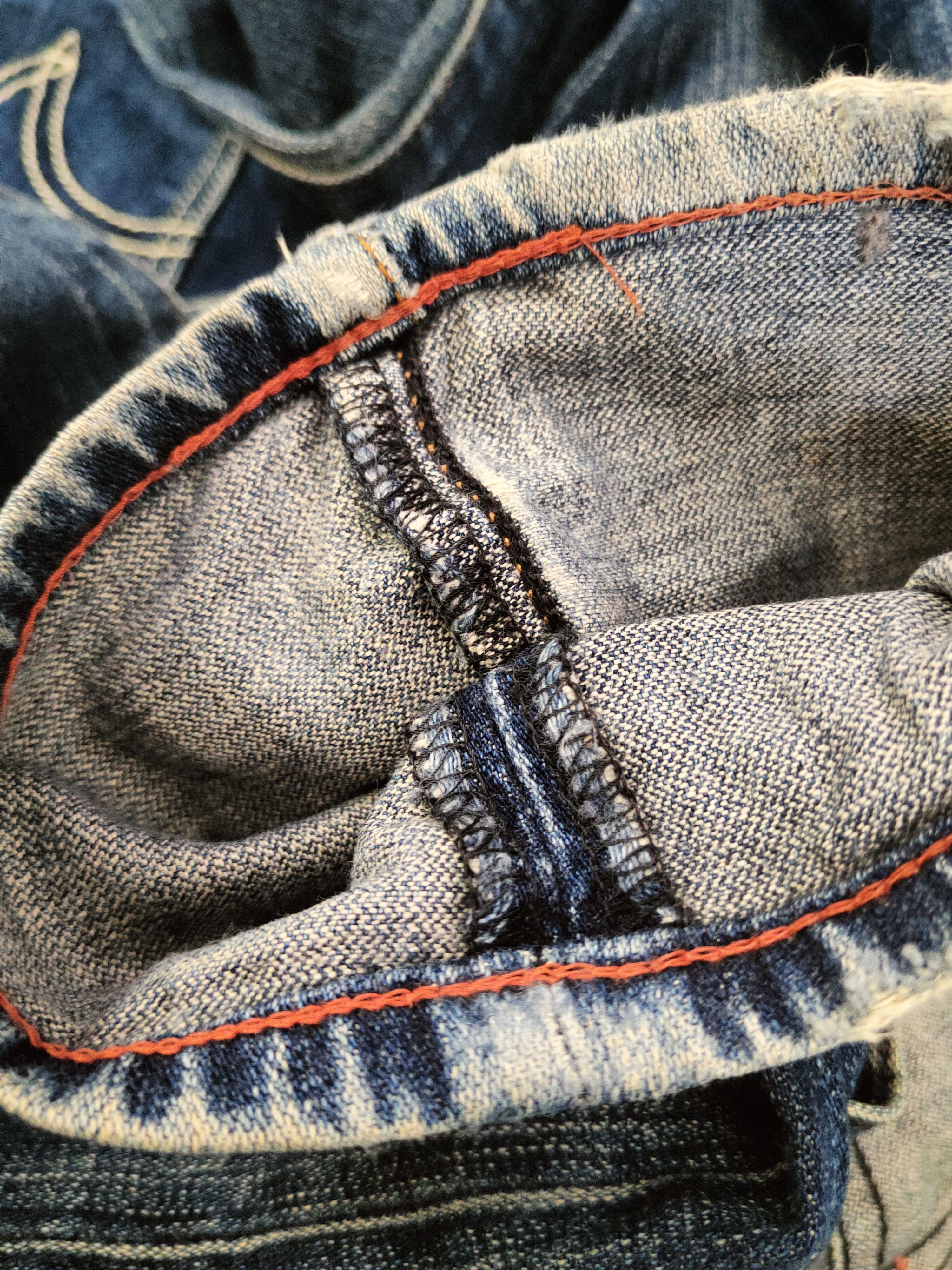 Levi's DL Levi's Dark Blue Distressed Ripped Jeans #46-823 Size US 33 - 15 Thumbnail