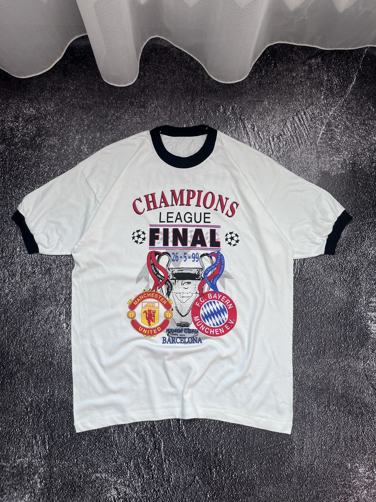 Vintage 1999 Manchester United Bayern Champions League Winners Tee Size US L / EU 52-54 / 3 - 1 Thumbnail