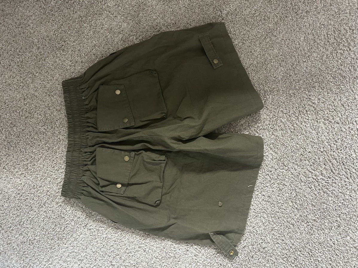 Other Multi pocket cargo shorts Size US 33 - 2 Thumbnail