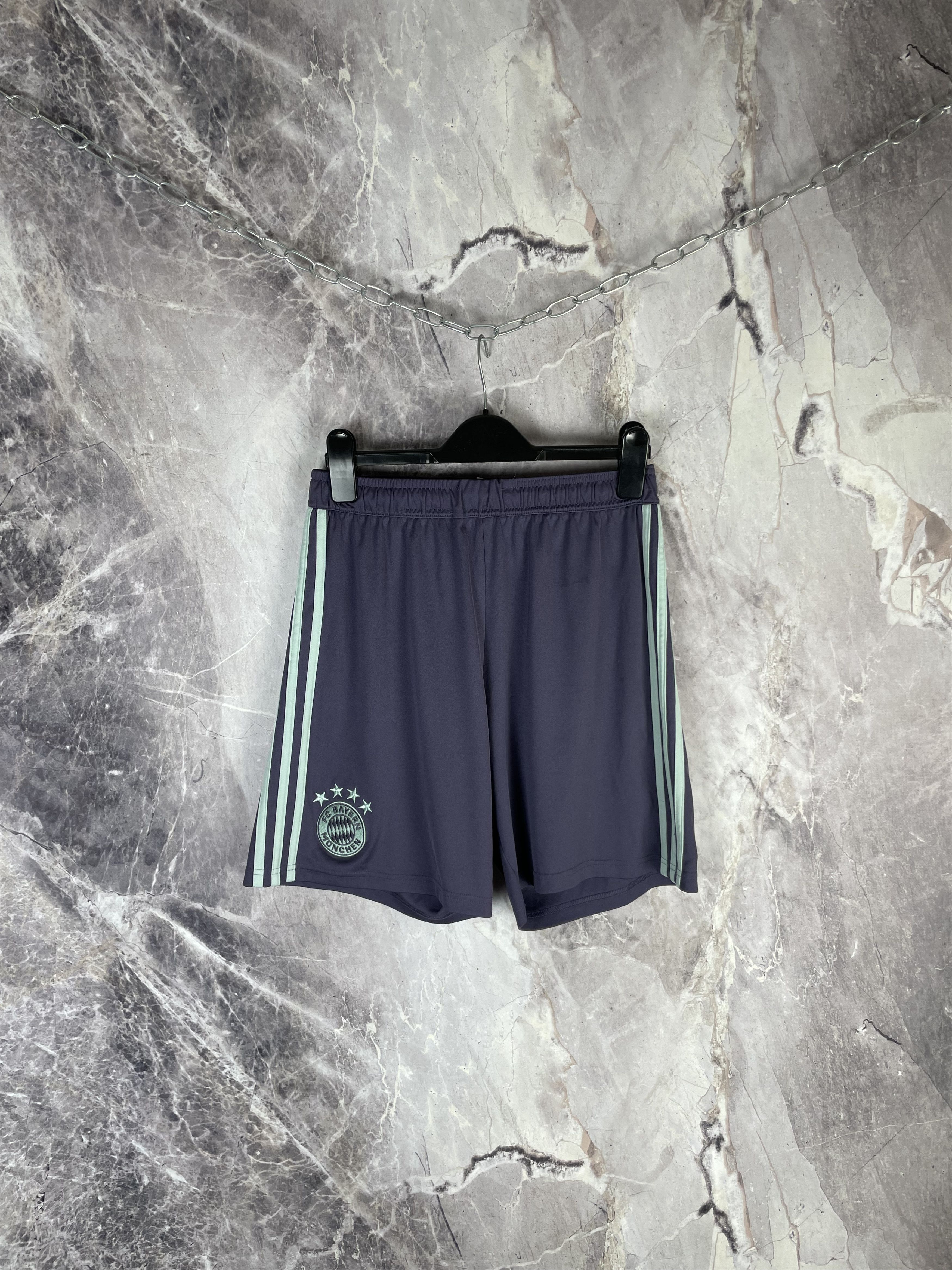 Adidas Bayern Munich Adidas Vintage Soccer Shorts Size US 32 / EU 48 - 1 Thumbnail