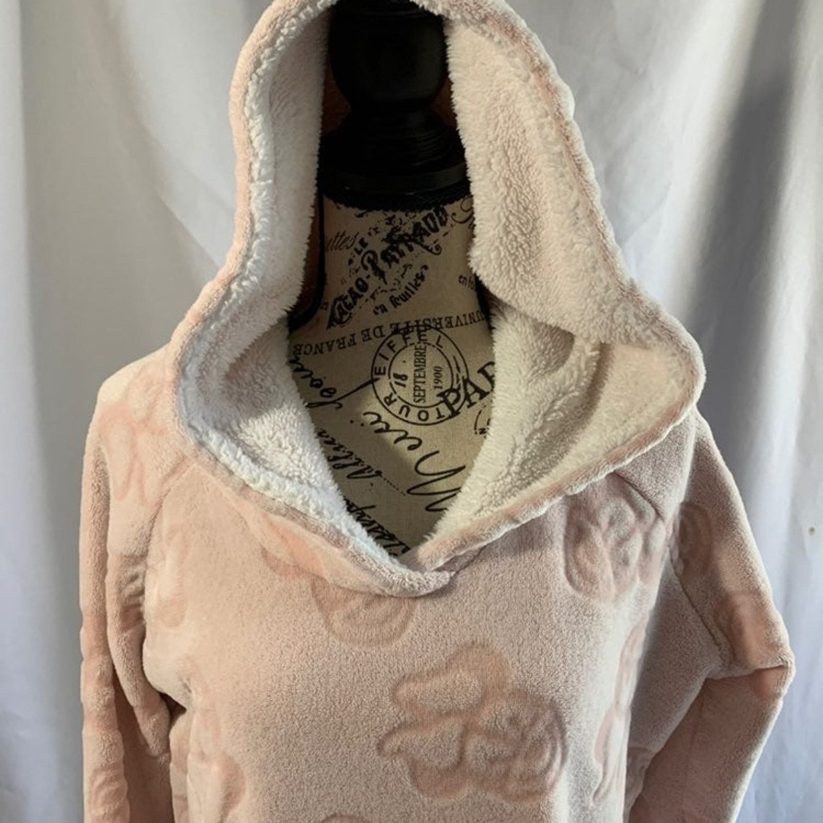 Disney Disney Womens size Large Tunic Hooded Top Fleece Cozy Pink Size L / US 10 / IT 46 - 3 Thumbnail