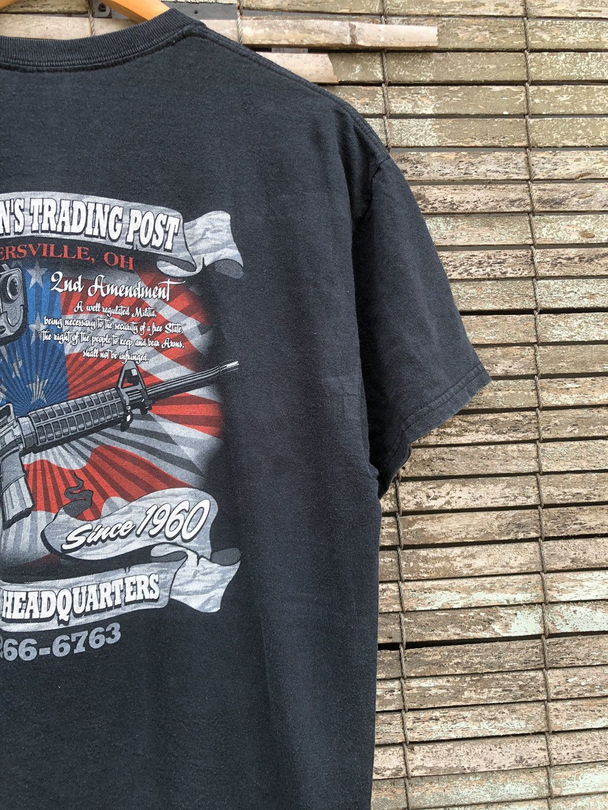 Vintage Vintage Y2K Sportmans Trading Post Hand Gun Backhit Tshirt Size US L / EU 52-54 / 3 - 5 Thumbnail