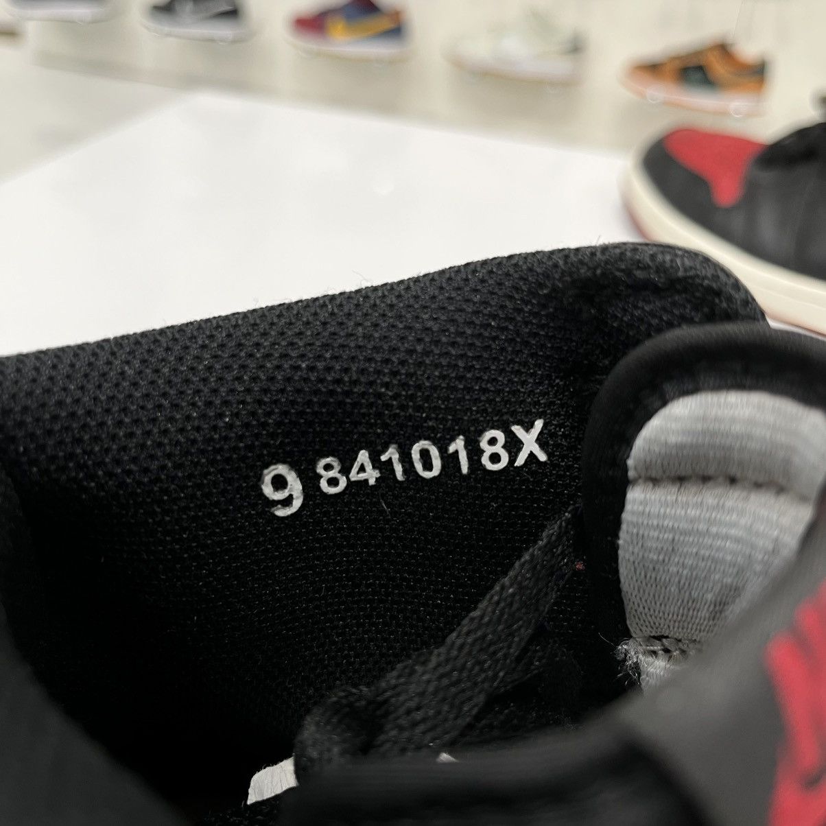 Nike Air Jordan 1 Retro High Bred Banned (2016) Size US 9 / EU 42 - 12 Thumbnail