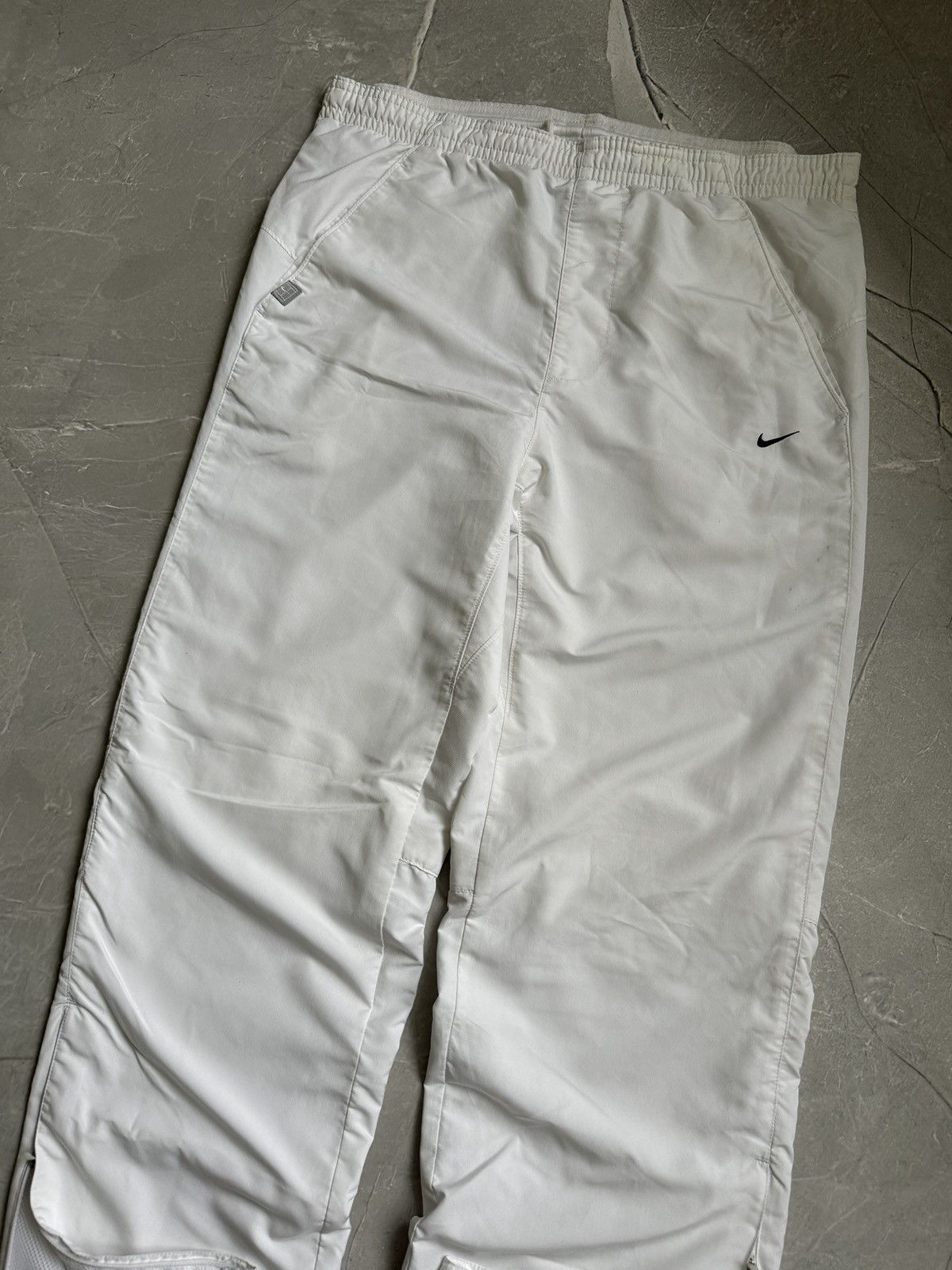 Nike 00s Nike Vintage Tracksuit Nylon Pants Small Swoosh Baggy Size US 30 / EU 46 - 8 Thumbnail