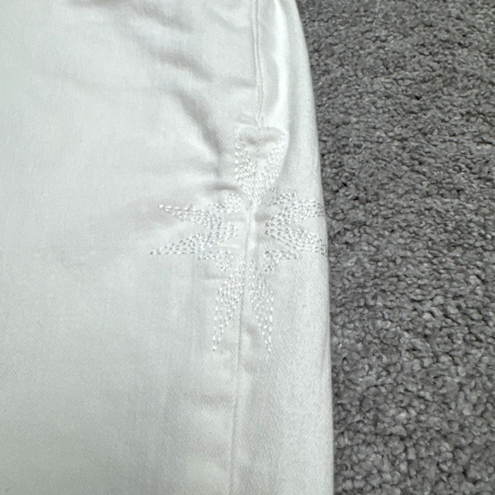 Levi's Levi's 51710 Cropped Denim Jeans Womens 6 Winter White Embroidered Star Sample City Streetwear Jeans 6 Womens White Planet? Size 28" / US 6 / IT 42 - 7 Thumbnail