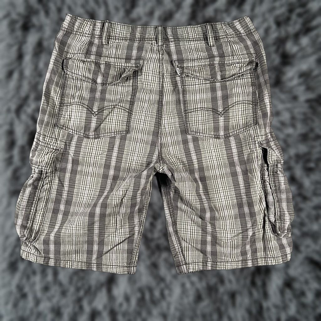 Levi's VINTAGE Levi's Cargo Shorts Mens 36 Gray Plaid White Tab Cargo Pocket 90s Grunge Baggy Skater Casual Size US 36 / EU 52 - 1 Thumbnail