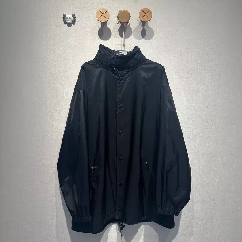Balenciaga Balenciaga Black Hooded Windbreaker Jacket - dmc Size US S / EU 44-46 / 1 - 1 Thumbnail