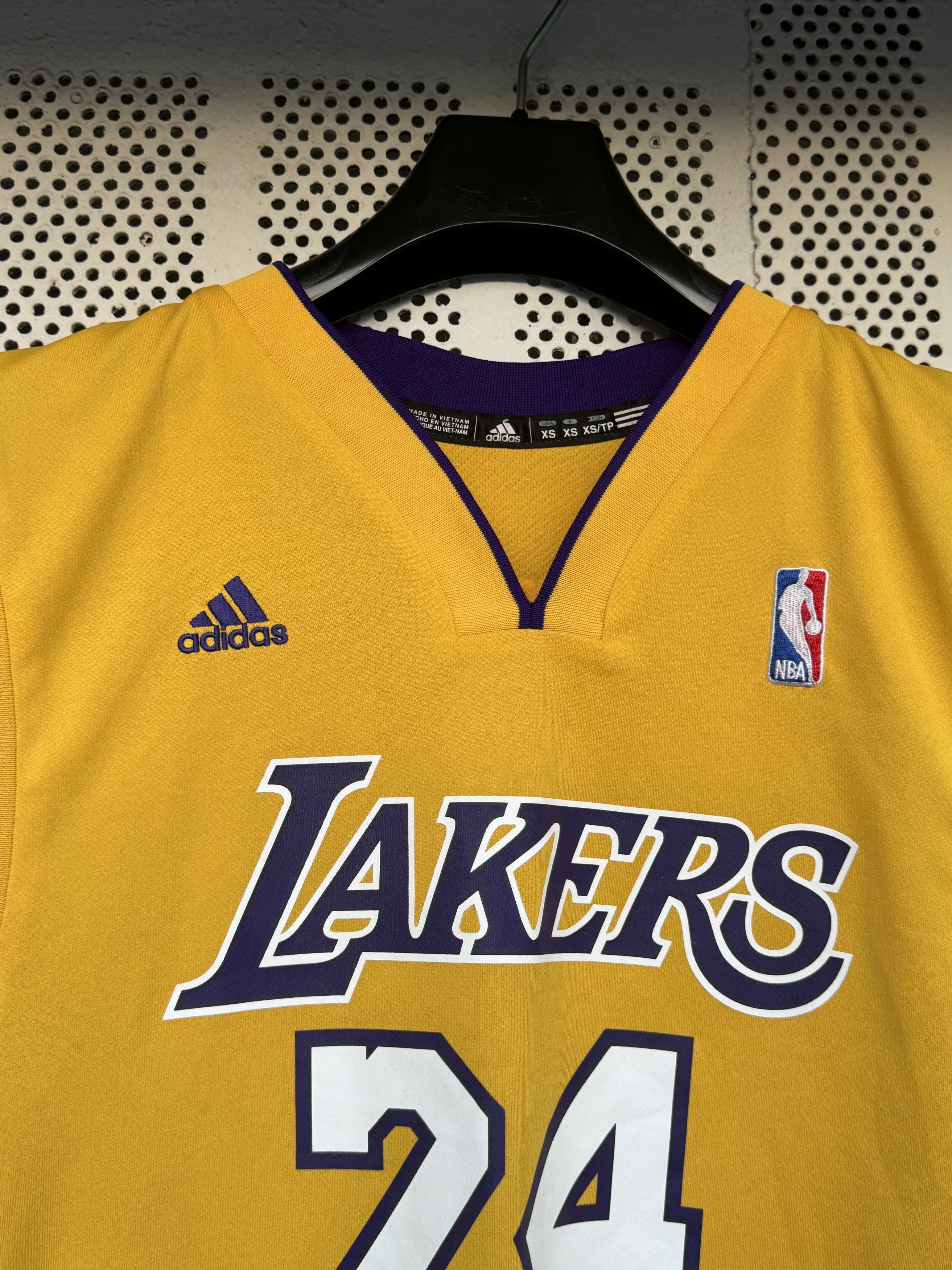 Adidas × NBA Adidas Kobe Bryant #24 Los Angelas Yellow Jersey XS Size US XS / EU 42 / 0 - 3 Thumbnail